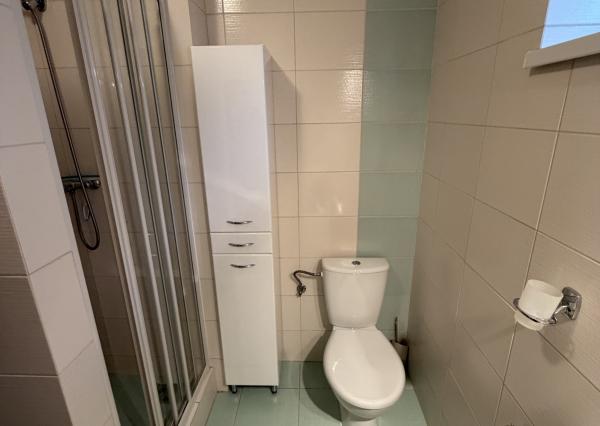 Na prenájom 2-izbový byt v rodinnom dome