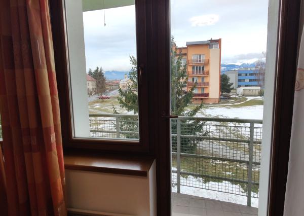 2-izbový byt na prenájom, Liptovský Mikuláš (Nábrežie)