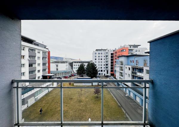 2i byt Liptovský Mikuláš centrum | 2 balkóny | zariadený