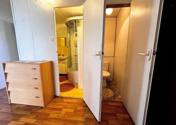 Na Predaj priestranný 4-izbový byt s výmerou 79,8 m² centrum