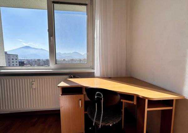 Na Predaj priestranný 4-izbový byt s výmerou 79,8 m² centrum