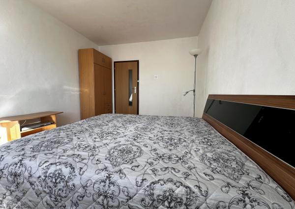 Na Predaj priestranný 4-izbový byt s výmerou 79,8 m² centrum