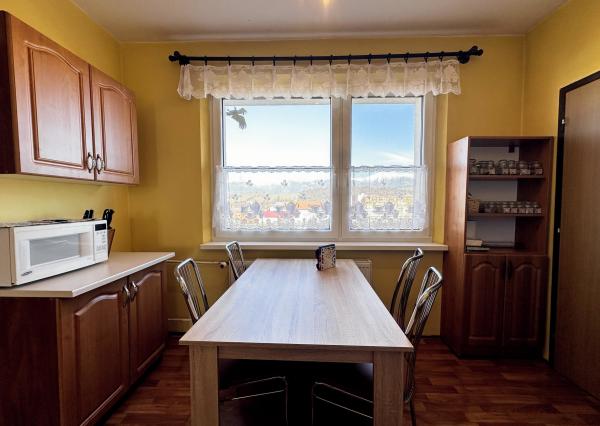 Na Predaj priestranný 4-izbový byt s výmerou 79,8 m² centrum