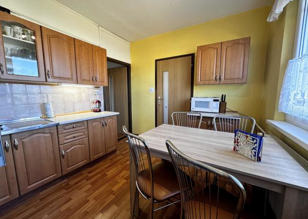 Na Predaj priestranný 4-izbový byt s výmerou 79,8 m² centrum