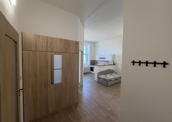 Na prenájom 2- izbový byt v Liptovskom Mikuláši