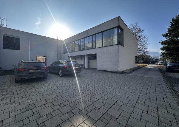 Prenájom haly 200 m² s možnosťou rozšírenia – Residence Real