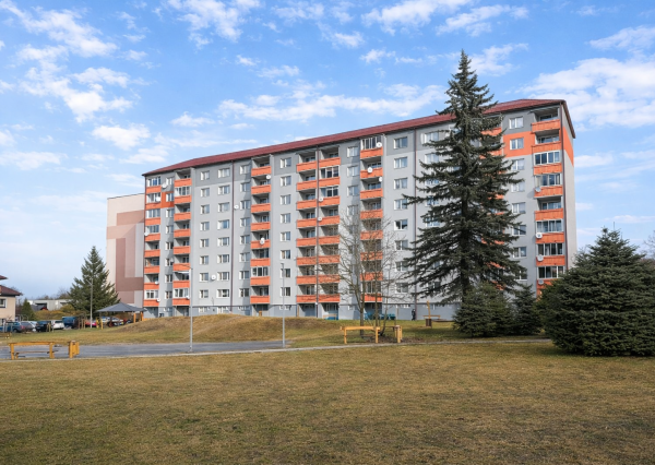 Priestranný 3-izbový byt v Liptovskom Hrádku na predaj