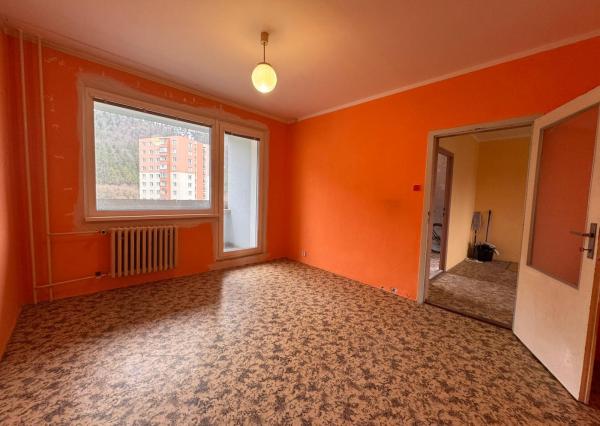 Priestranný 3-izbový byt v Liptovskom Hrádku na predaj