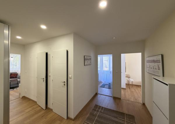 Na prenájom 3- izbový byt s garážou