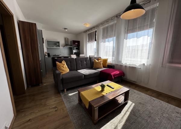 Prenájom Útulný 2-izbový byt s balkónom a parkovacím miestom