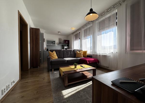 Prenájom Útulný 2-izbový byt s balkónom a parkovacím miestom