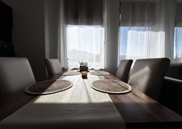 Prenájom Útulný 2-izbový byt s balkónom a parkovacím miestom