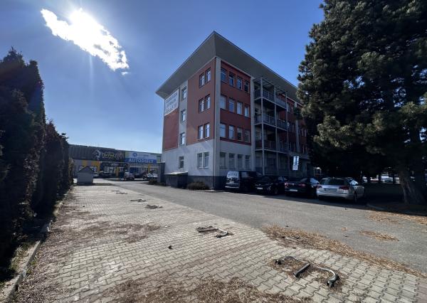 Prenájom Útulný 2-izbový byt s balkónom a parkovacím miestom