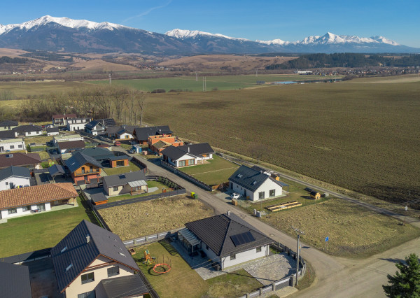 Pozemok s výhľadom na hory – cena len 120 €/m², Liptovský Mikuláš