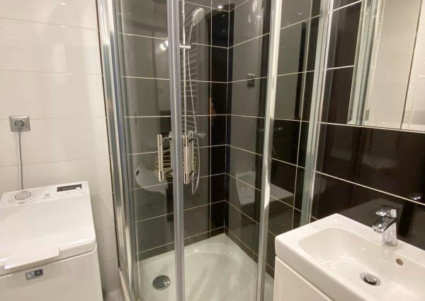 MODERNÝ A KOMPLETNE ZREKONŠTRUOVANÝ 2-IZBOVÝ BYT NA PRENÁJOM