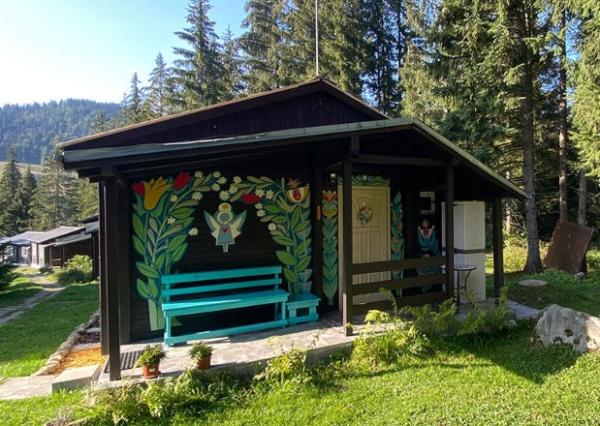 Chatka pri zjazdovke v Jasnej + 2 parkovacie miesta