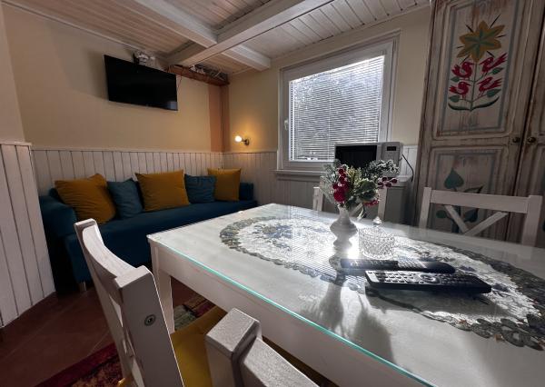 Chatka pri zjazdovke v Jasnej + 2 parkovacie miesta