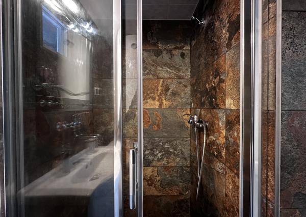 Chatka pri zjazdovke v Jasnej + 2 parkovacie miesta