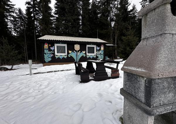 Chatka pri zjazdovke v Jasnej + 2 parkovacie miesta