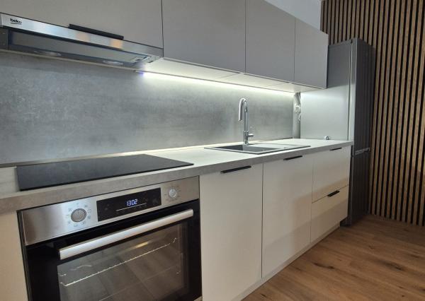 Dvojizbový kompletne zariadený byt v novostavbe v L.Hrádku