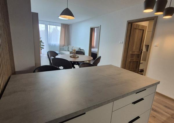 Dvojizbový kompletne zariadený byt v novostavbe v L.Hrádku