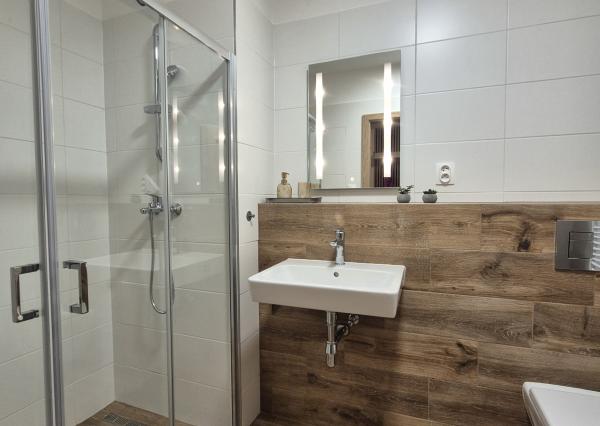 Dvojizbový kompletne zariadený byt v novostavbe v L.Hrádku