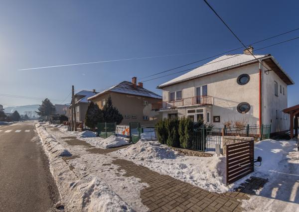 Rodinný Dom + veľký pozemok, výborná poloha /Liptovský Ján/