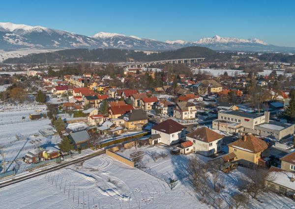 Rodinný Dom + veľký pozemok, výborná poloha /Liptovský Ján/