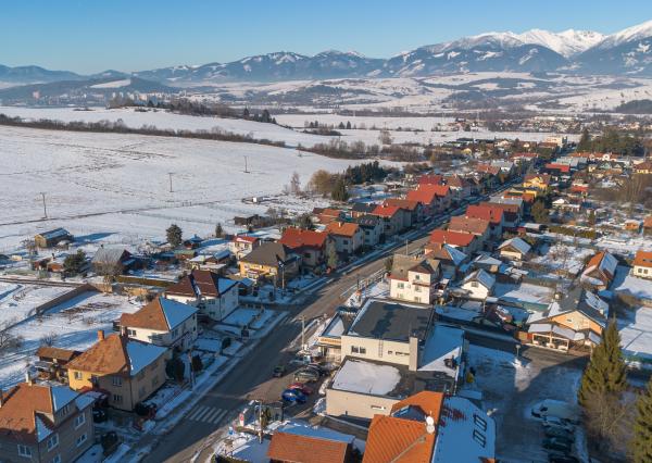 Rodinný Dom + veľký pozemok, výborná poloha /Liptovský Ján/