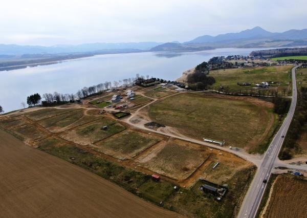 Slnečný stavebný pozemok s výhľadom na Tatry – Liptov