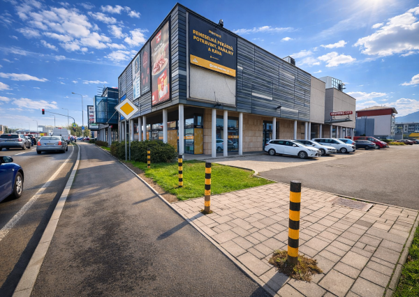 Top lokalita – obchodný priestor na Prenájom v OC Jasná