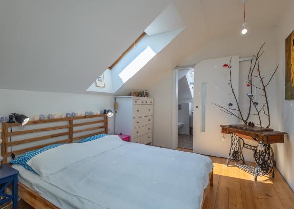 Štýlové bývanie – Unikátny rodinný dom s vežou, aký nemá nikto