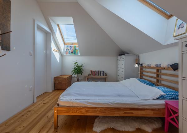 Štýlové bývanie – Unikátny rodinný dom s vežou, aký nemá nikto