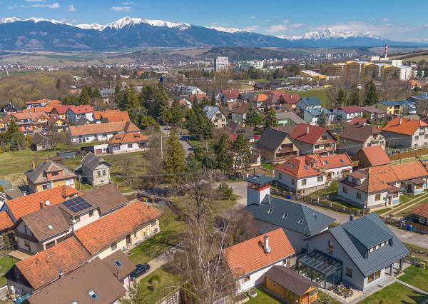 Štýlové bývanie – Unikátny rodinný dom s vežou, aký nemá nikto