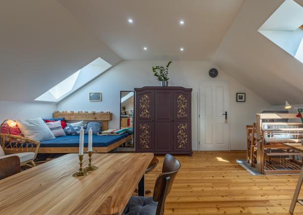 Zabehnutý bar s apartmánom a vlastnou vyhliadkovou vežou