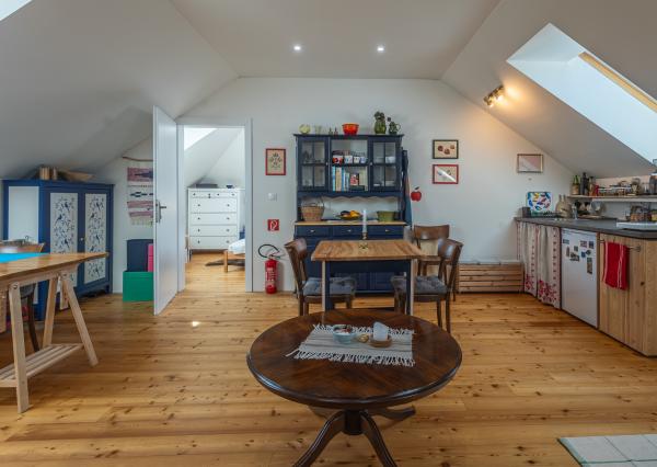 Zabehnutý bar s apartmánom a vlastnou vyhliadkovou vežou