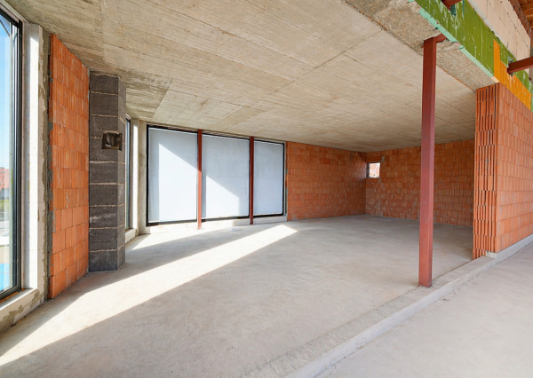 EXKLUZÍVNY DOM S TERASOU 120 m² NA HLAVNEJ CESTE DO JASNEJ