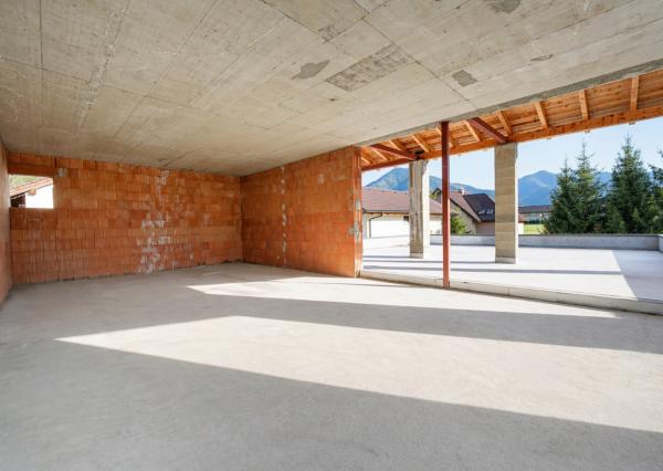 EXKLUZÍVNY DOM S TERASOU 120 m² NA HLAVNEJ CESTE DO JASNEJ