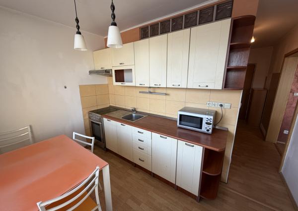 REZERVOVANÉ - Na predaj 1-izbový byt s dvoma loggiami – Roveň, Ružomberok