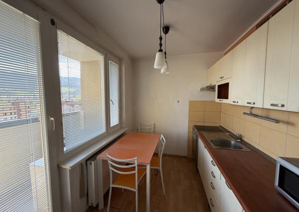 REZERVOVANÉ - Na predaj 1-izbový byt s dvoma loggiami – Roveň, Ružomberok