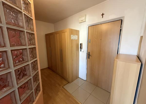 REZERVOVANÉ - Na predaj 1-izbový byt s dvoma loggiami – Roveň, Ružomberok