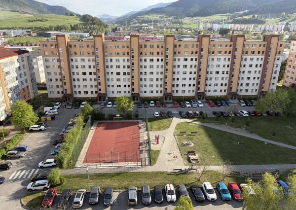 REZERVOVANÉ - Na predaj 1-izbový byt s dvoma loggiami – Roveň, Ružomberok