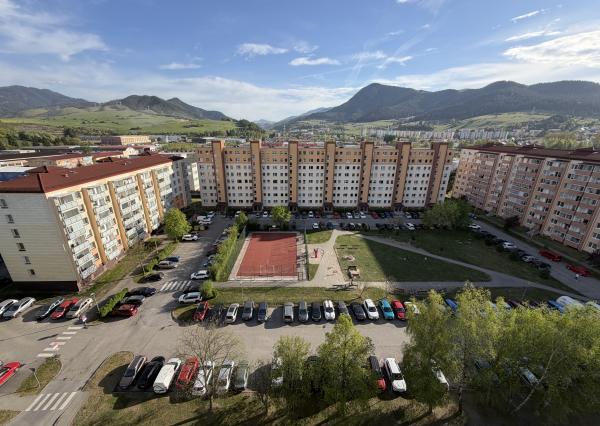 REZERVOVANÉ - Na predaj 1-izbový byt s dvoma loggiami – Roveň, Ružomberok