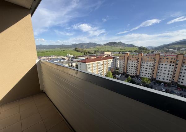REZERVOVANÉ - Na predaj 1-izbový byt s dvoma loggiami – Roveň, Ružomberok