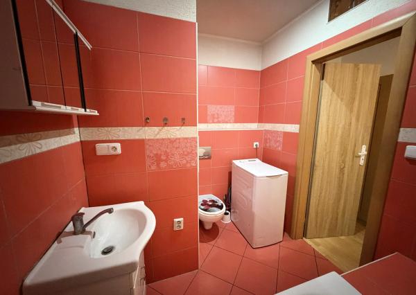 REZERVOVANÉ - Na predaj 1-izbový byt s dvoma loggiami – Roveň, Ružomberok