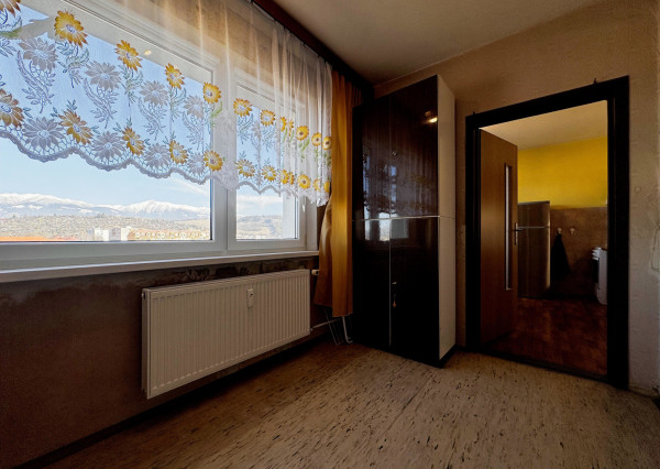 REZERVOVANÉ NA PREDAJ Priestranný 4-izbový byt s výmerou 79,8 m² centrum