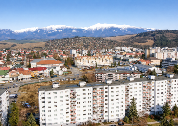 REZERVOVANÉ NA PREDAJ Priestranný 4-izbový byt s výmerou 79,8 m² centrum
