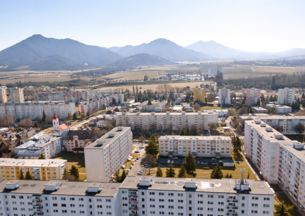 REZERVOVANÉ NA PREDAJ Priestranný 4-izbový byt s výmerou 79,8 m² centrum