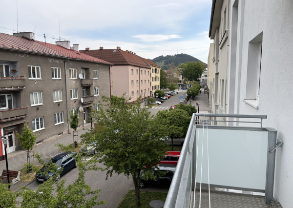 REZERVOVANÉ - Na prenájom 1-izbový byt s balkónom-Ružomberok