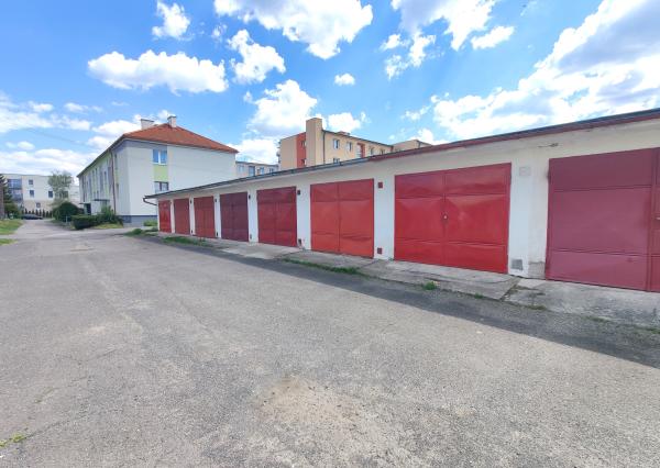 2-IZBOVÝ BYT S BALKÓNOM a GARÁŽOU – LIPTOVSKÝ PETER